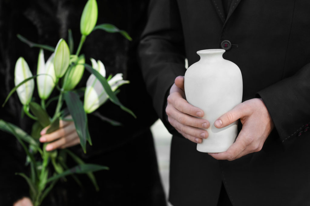Cremation vs Burial: The Difference Explained