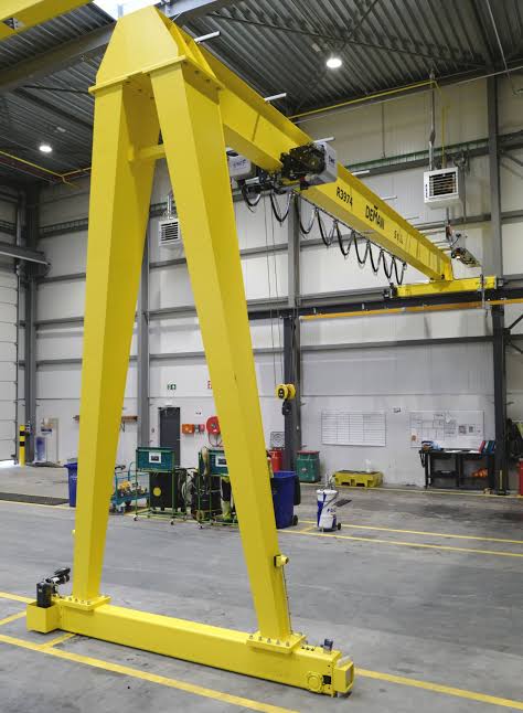 3 Benefits of Using a Jib Crane in a Warehouse