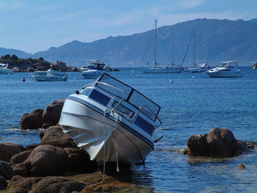 How to Avoid Boating Accidents