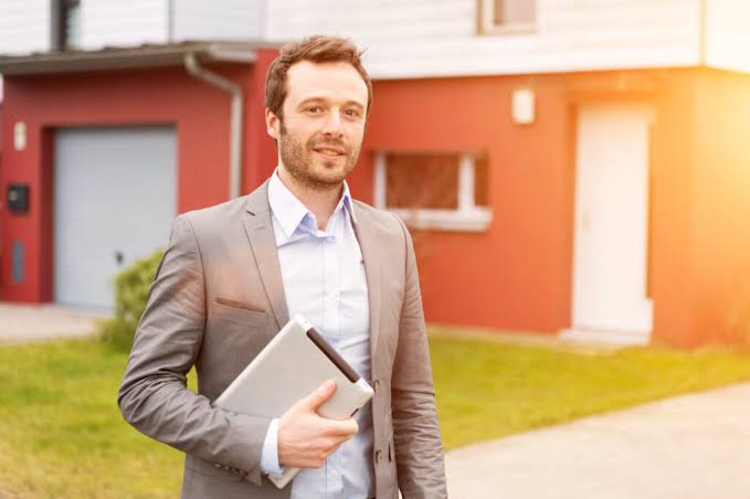 How Do I Choose the Best Real Estate Agent in My Local Area?