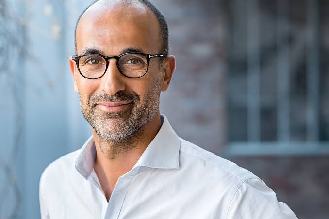 How to Choose the Best Eyeglasses for Your Face Shape