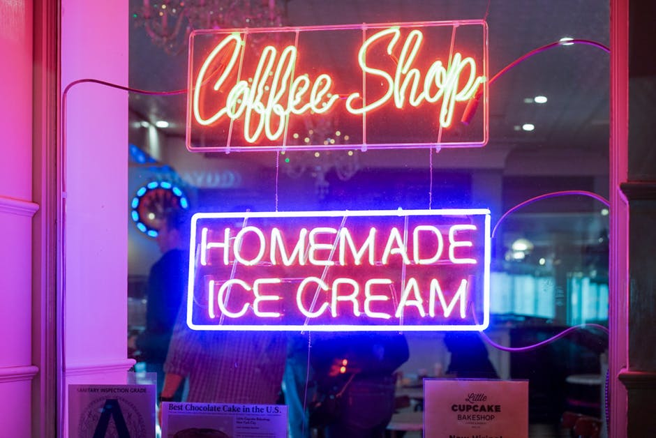 8 Design Tips to Make Your Retail Sidewalk Sign Pop
