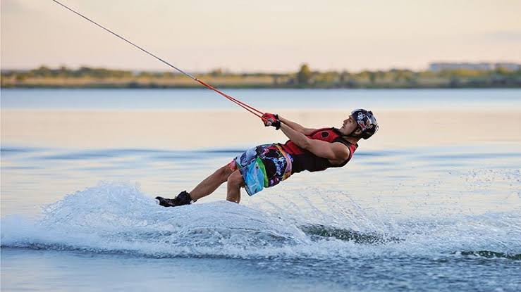 5 Fun Boating Activities to Try This Summer