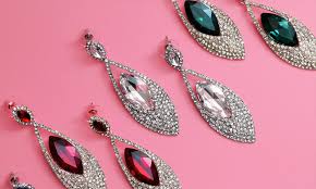 The Complete Guide to Safely Buying Jewelry Online: Everything to Know