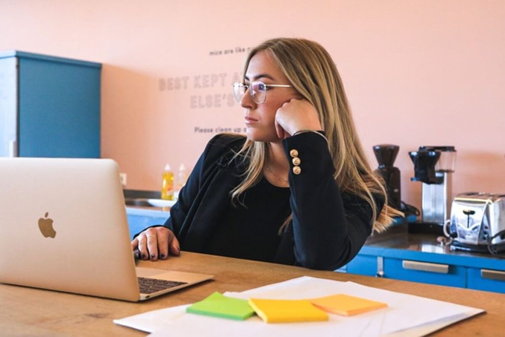How to Handle Negative Reviews on Glassdoor