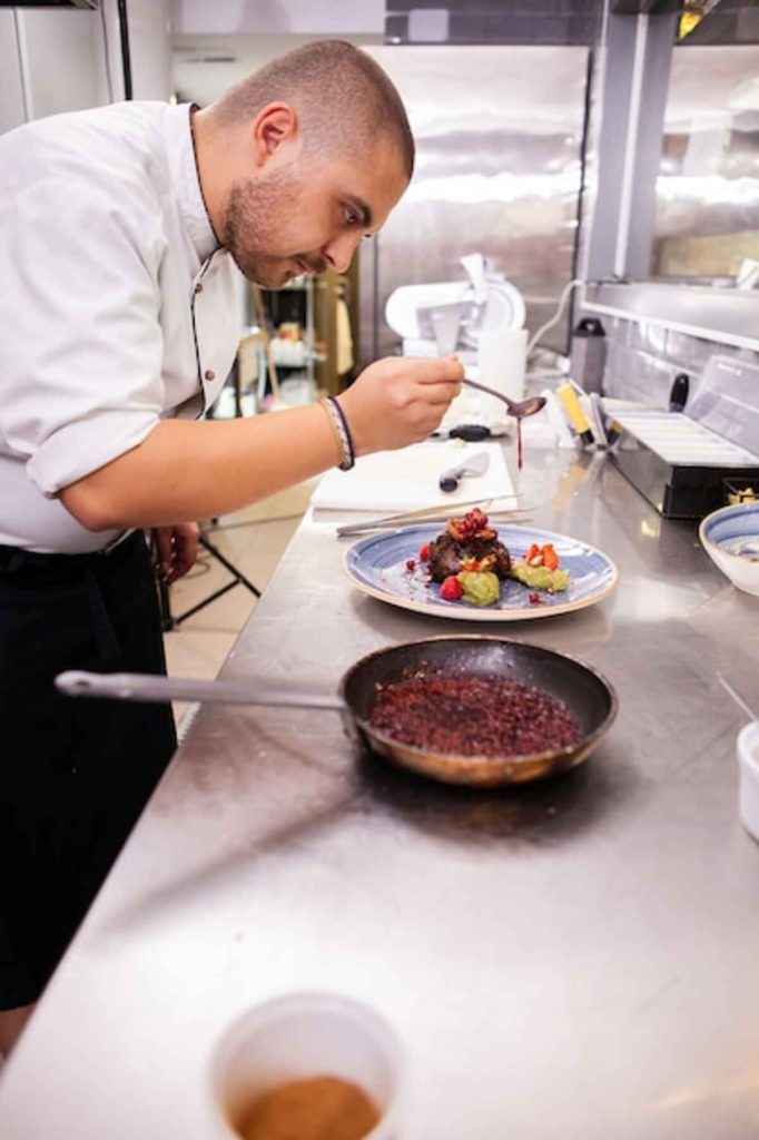 The Yacht Chef: Culinary Mastery Amidst the Ocean’s Majesty