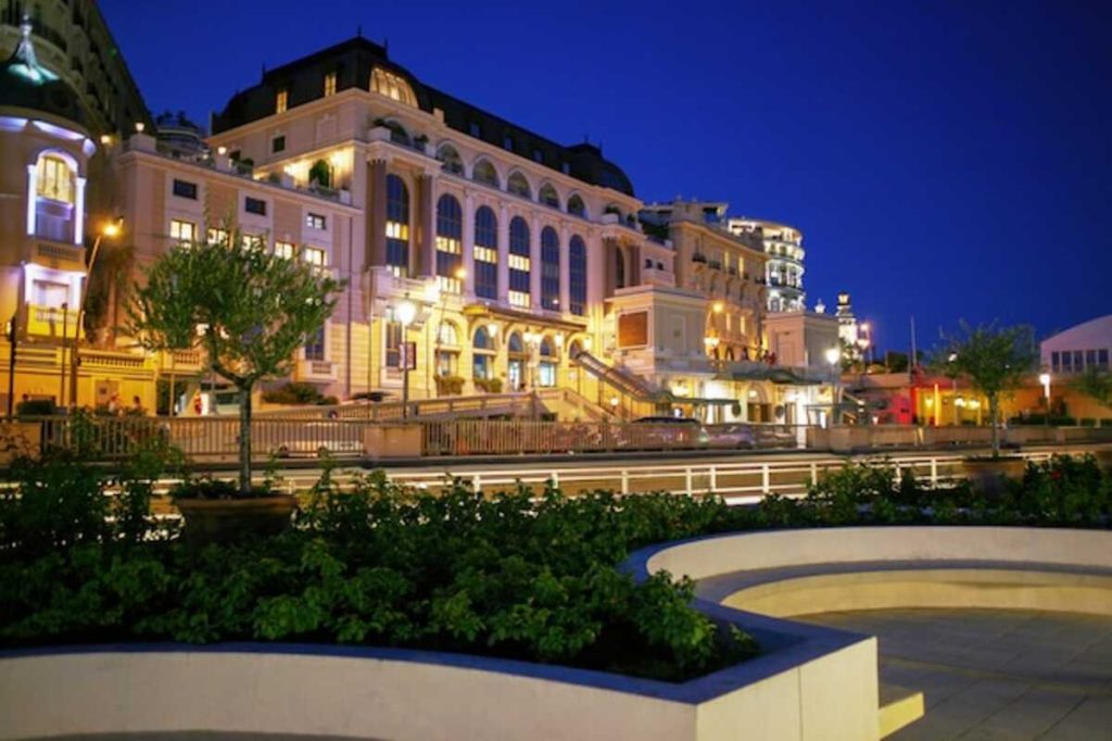 Hobart Accommodation & Tours