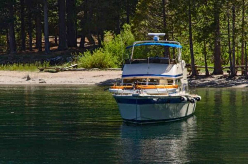 Boat lift buying guide