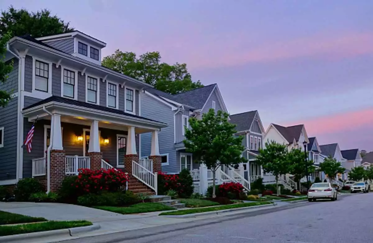 Typically the 4 Methods For Selling The house