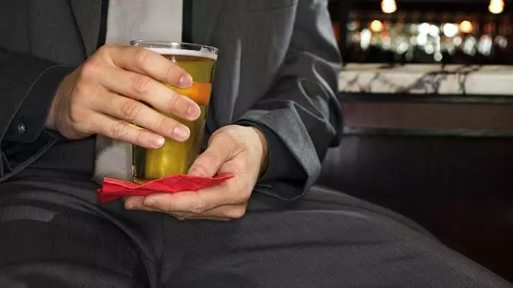 7 Quiet Symptoms of Functional Alcoholics