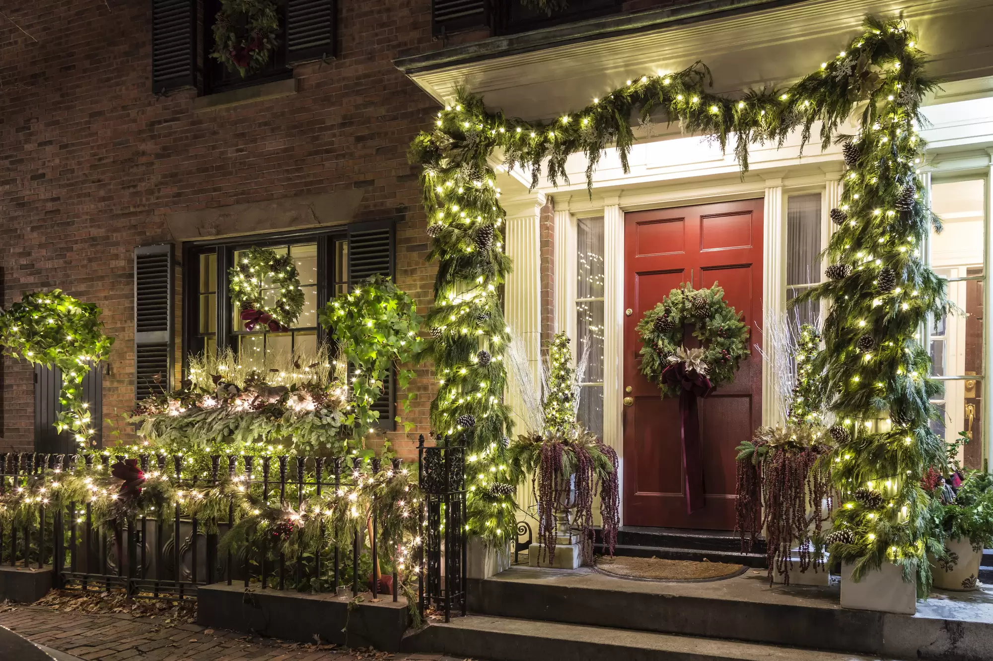 4 Unique Christmas Decorations for Making the Holidays Pop