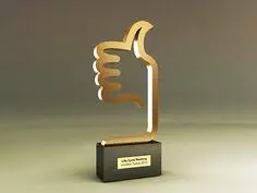 3 Types of Custom Acrylic Awards for Employees and Clients