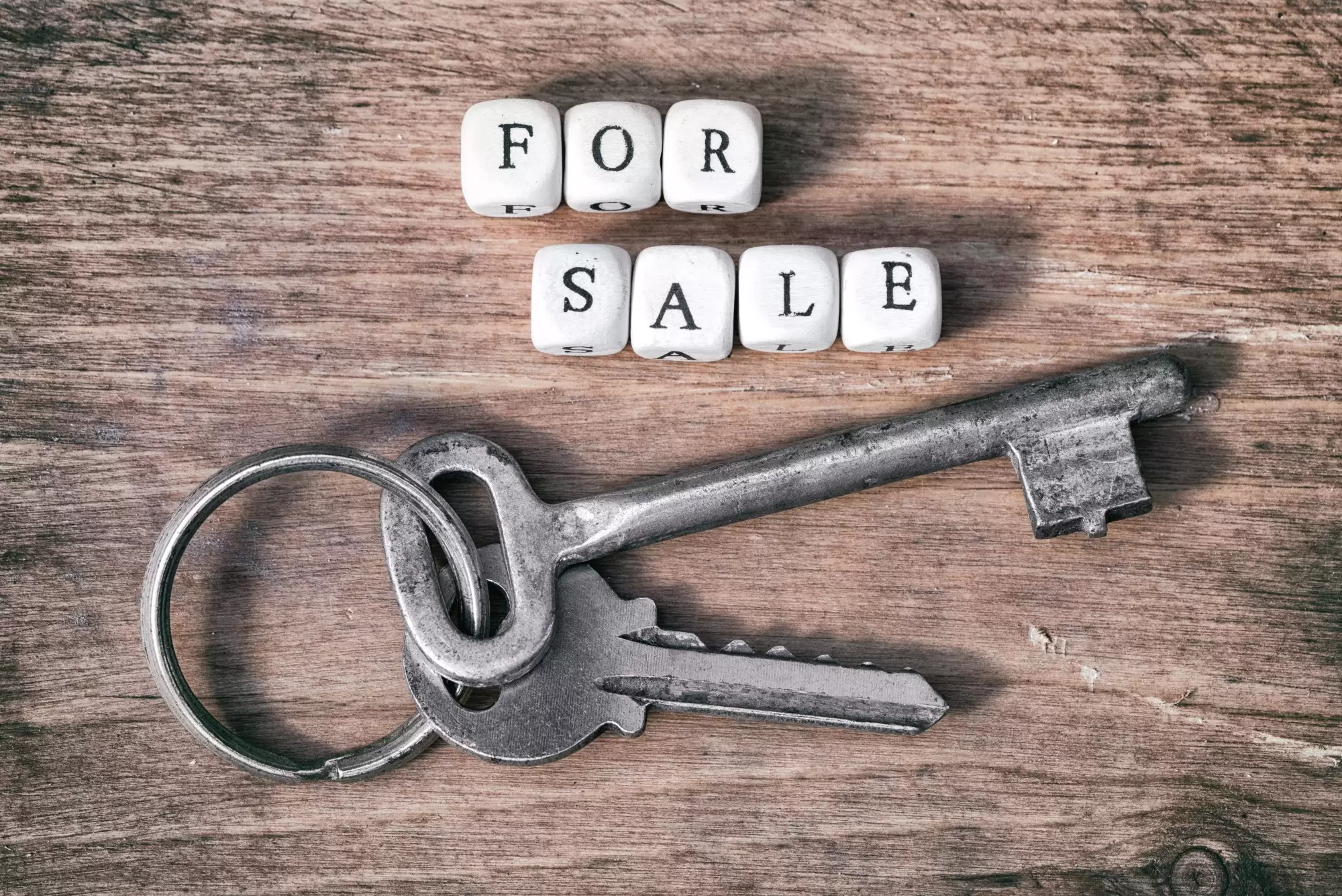 Small Motorhomes for Sale: 3 Tips for Buying a Motorhome