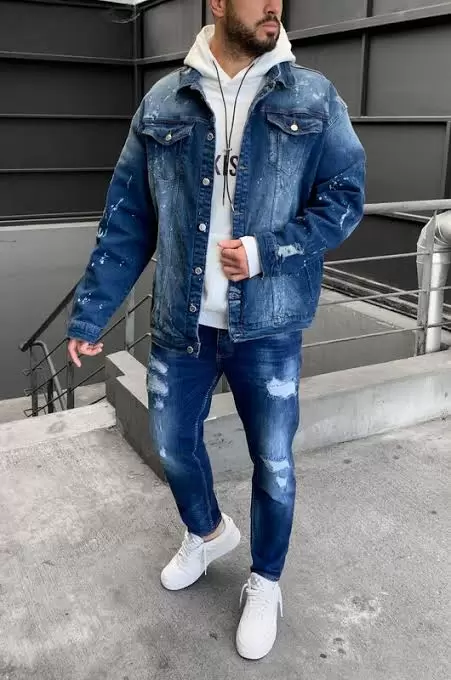 Style Guide: How to Decorate Your Jean Jacket