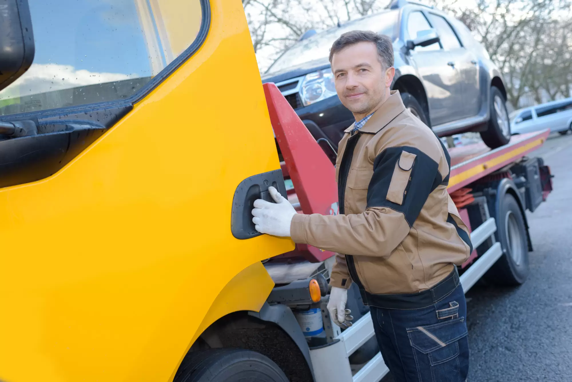 How to Become a Tow Truck Driver