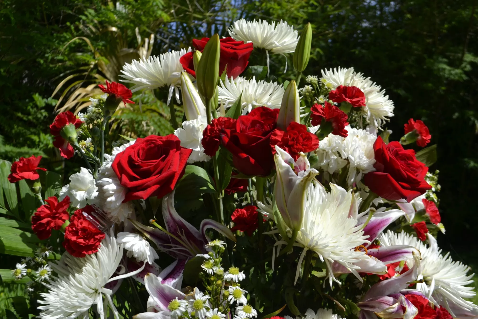 A Guide to Funeral Flower Etiquette