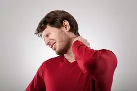 The Do’s and Don’ts of Managing Neck Pain
