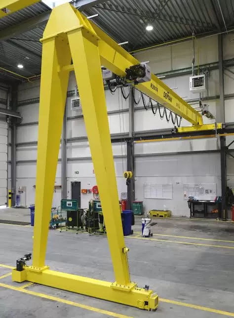 3 Benefits of Using a Jib Crane in a Warehouse