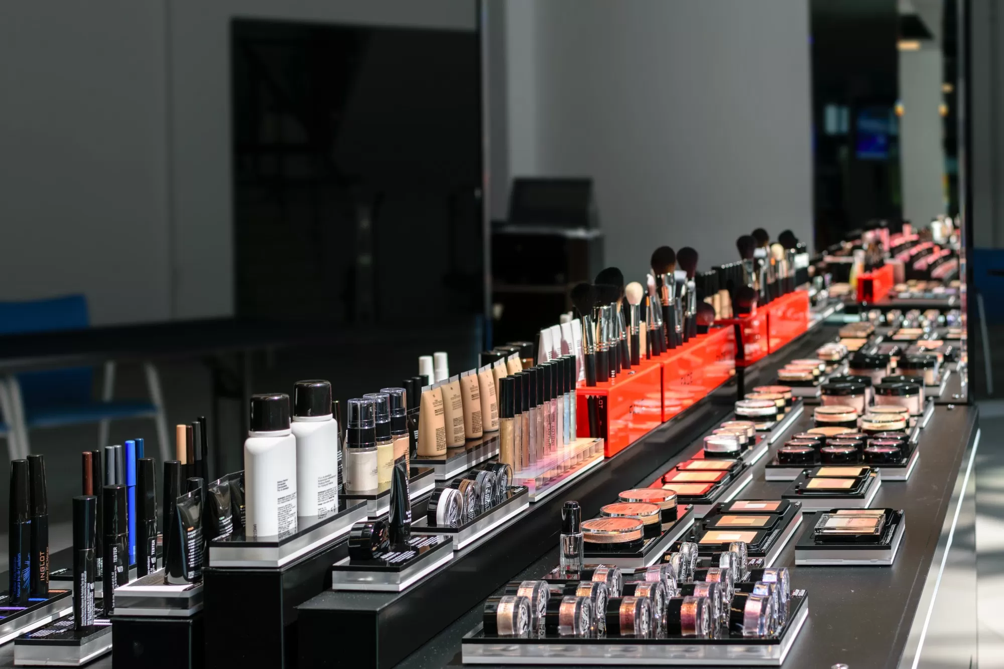 How to Start Your Own Cosmetic Company: A Quick Guide