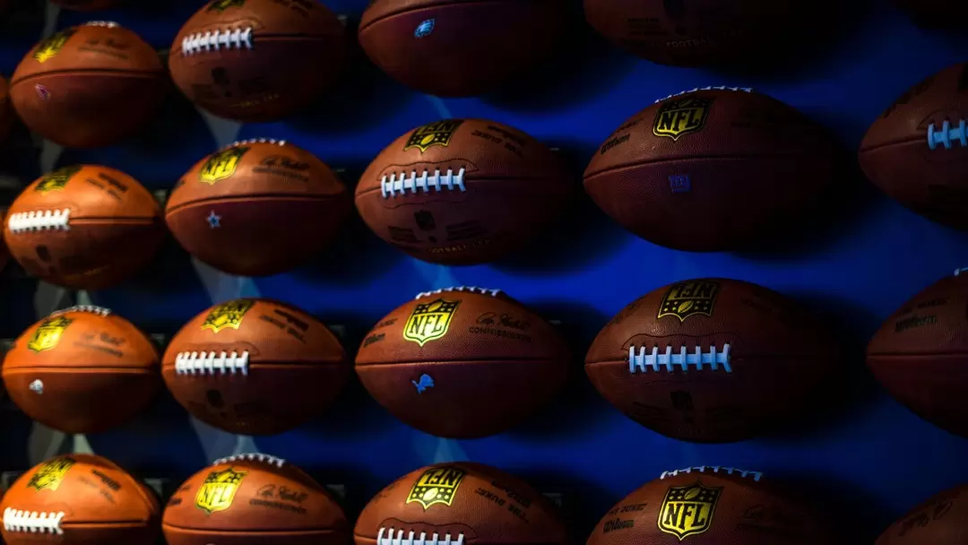 How to Spot a Fake Football Autograph: 3 Pro Tips