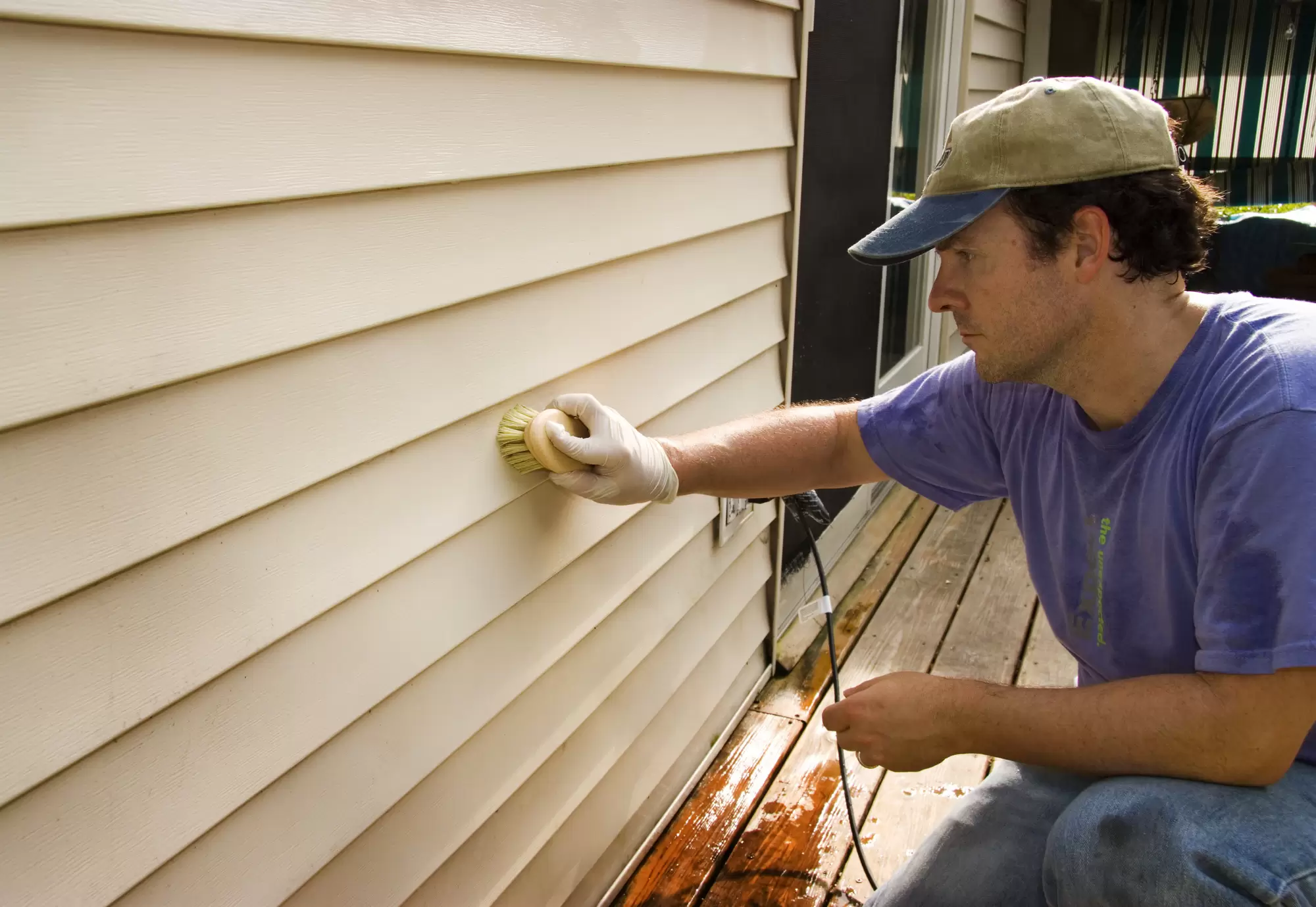 6 Signs You Need a Siding Replacement