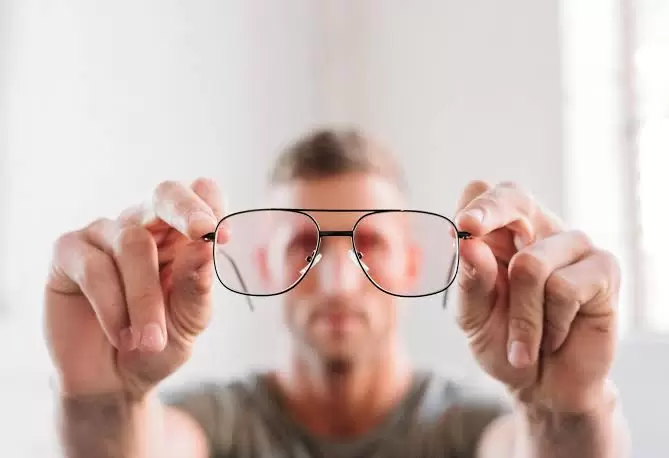 The Common Signs You Need New Glasses: A Quick Guide