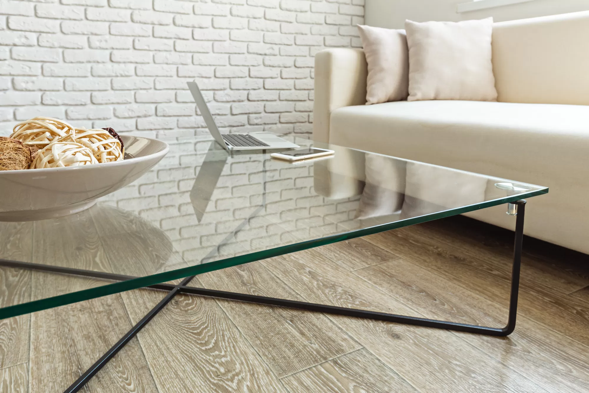 5 Tips for Buying Glass Coffee Tables