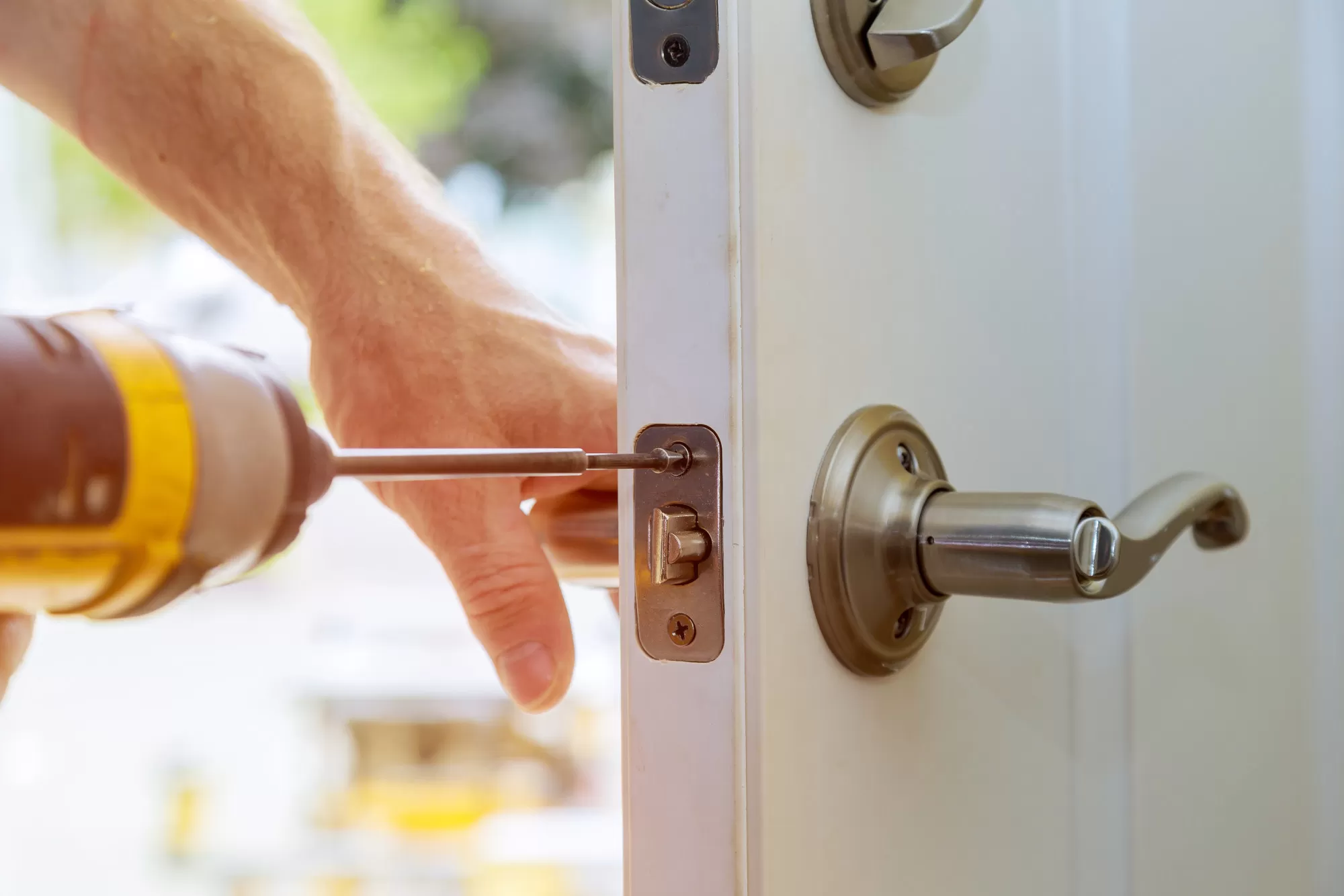 3 Tips for Hiring a Door Installation Company