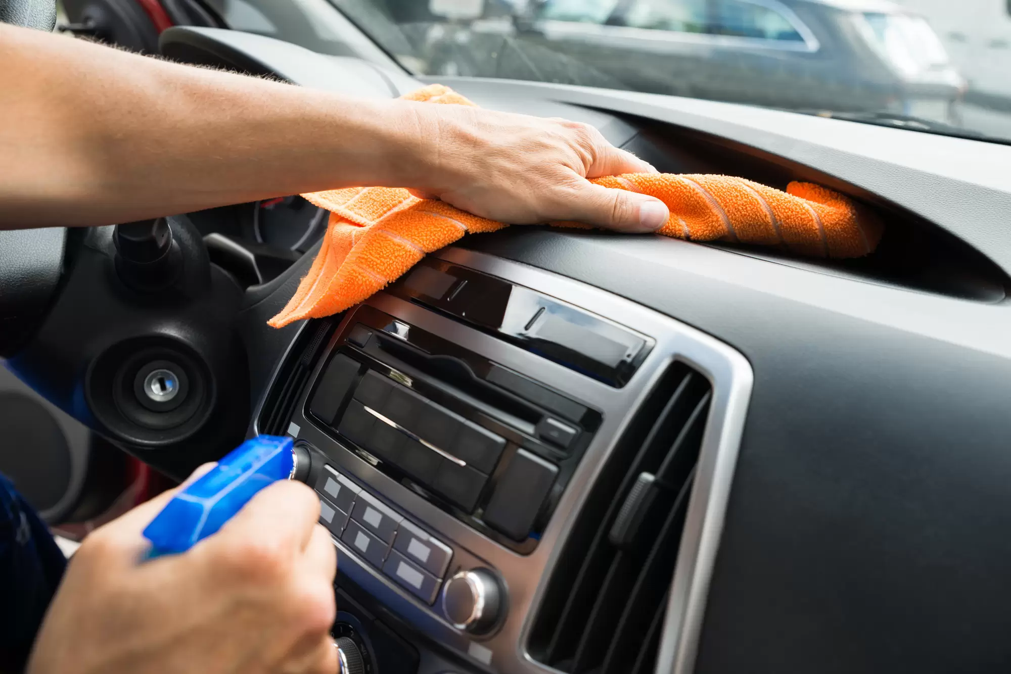 What Services Do Mobile Car Detailers Provide?