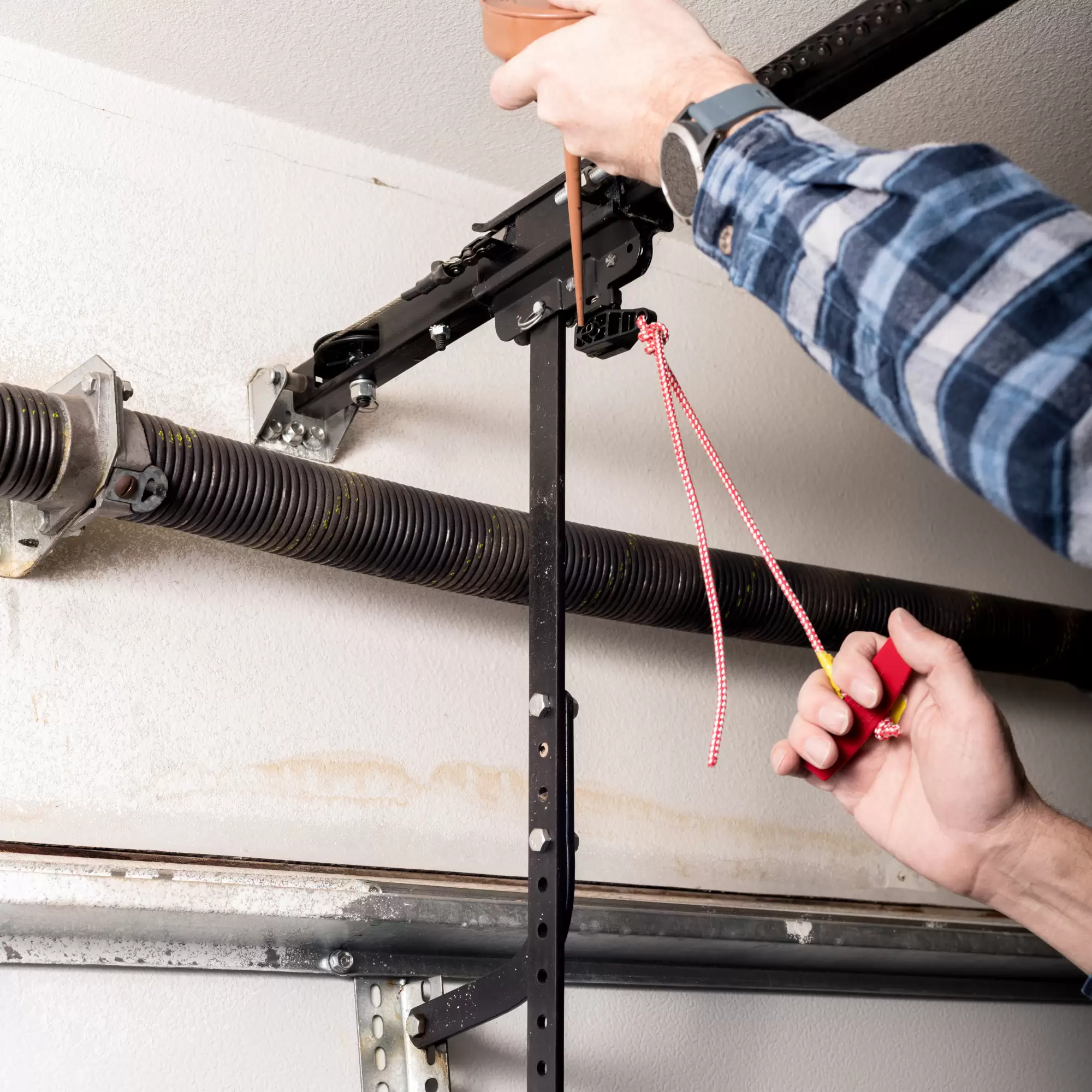 How to Fix a Squeaky Garage