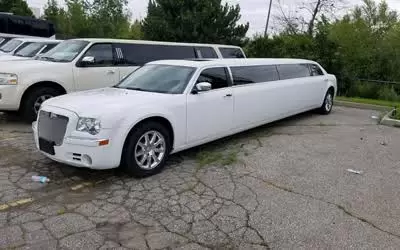 5 Benefits of Hiring Limousine Rentals for an Event