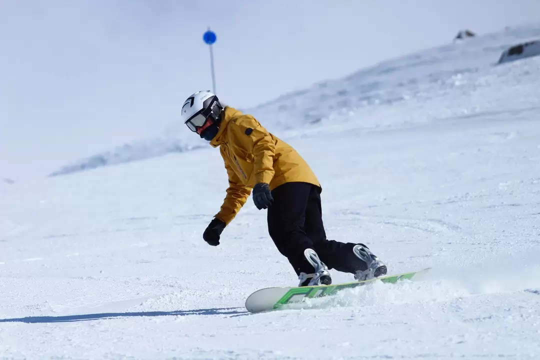 Starting a New Winter Sport: How to Snowboard for Beginners