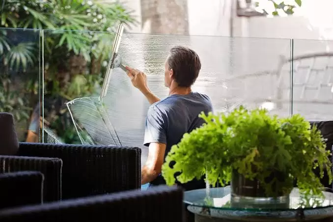 How to Choose the Right House Cleaners Service