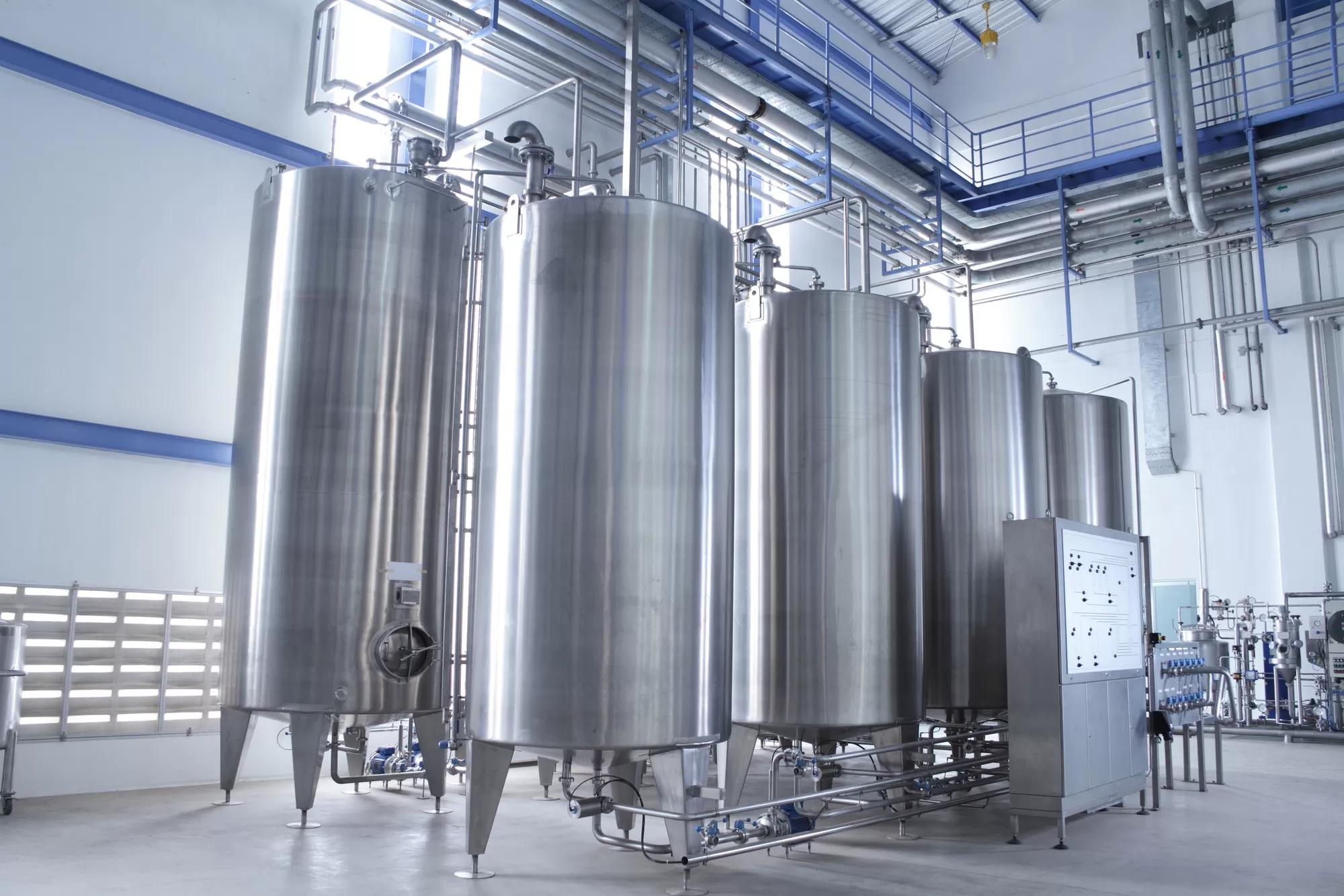What Are the Benefits of Using Stainless Steel Tanks?