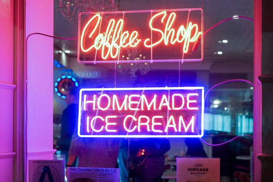 8 Design Tips to Make Your Retail Sidewalk Sign Pop