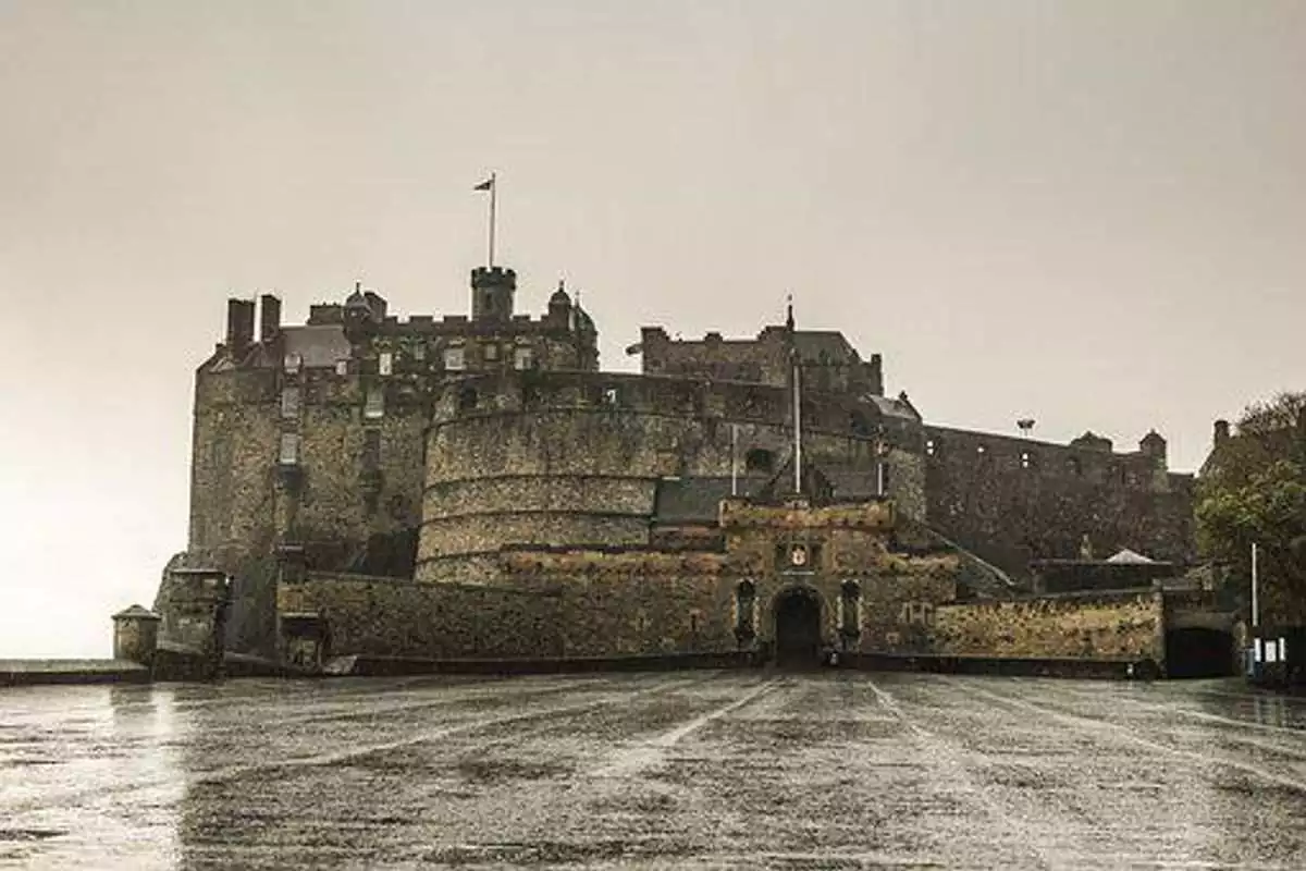 edinburgh castle