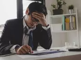 5 Telltale Signs You Need a Second Job