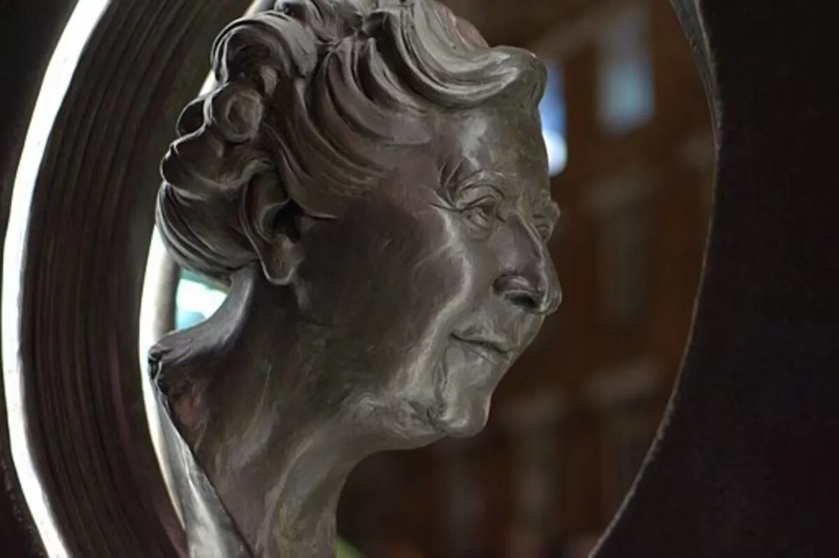 agatha christie biography