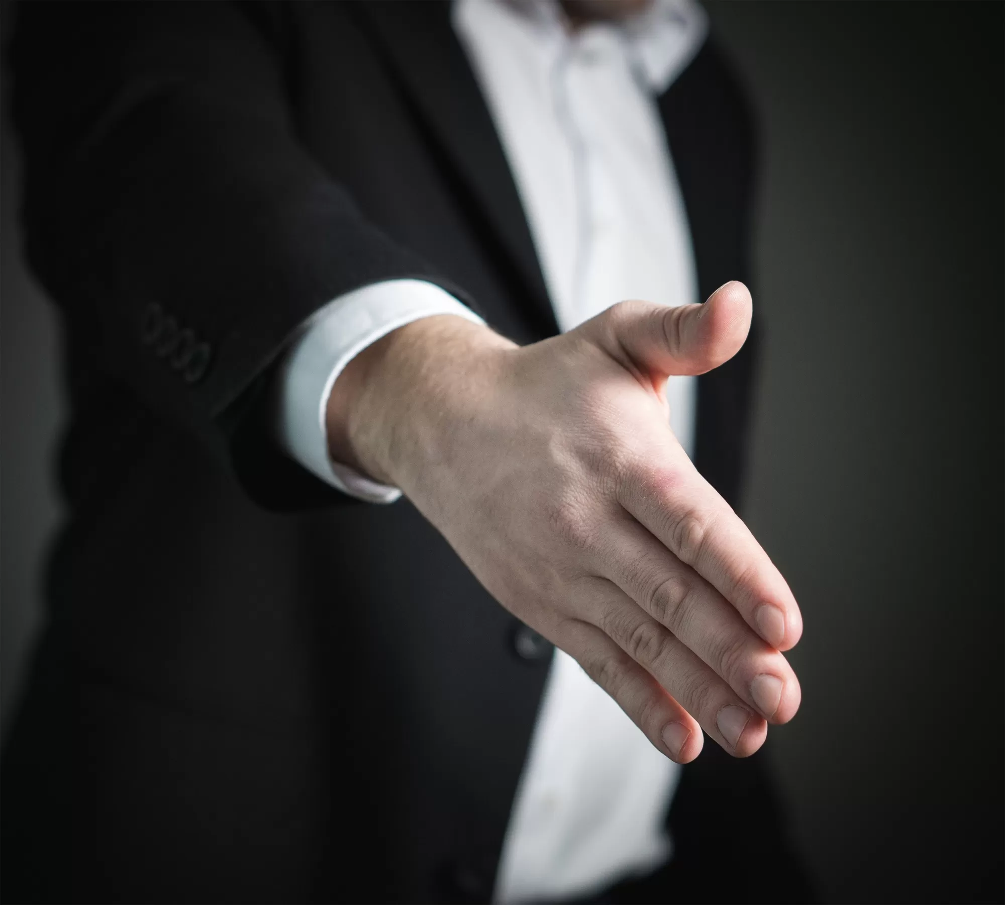 How To Introduce Yourself in a Professional Manner