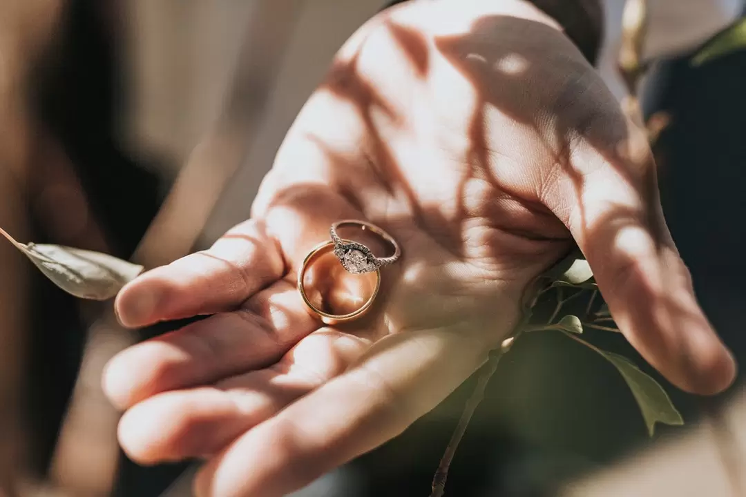 Wedding Ring vs Engagement Ring: What Are the Differences?