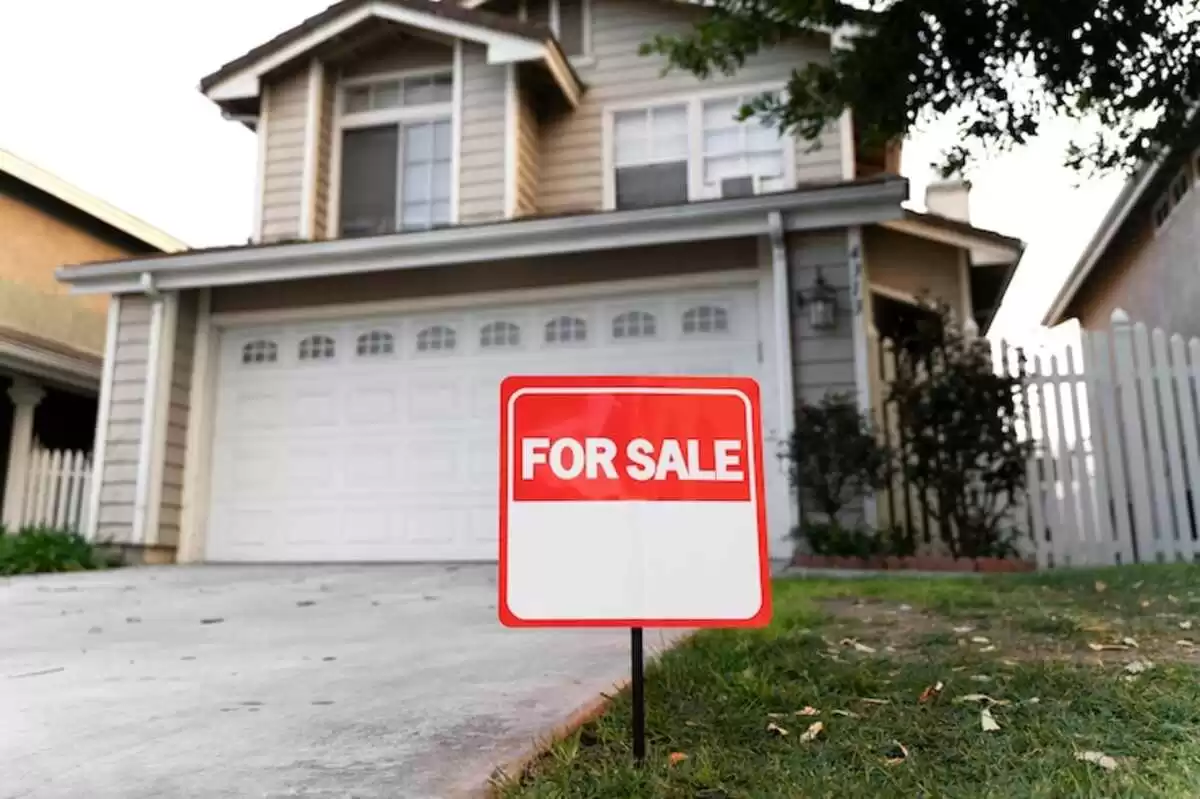 How to Stay Informed About the Housing Market