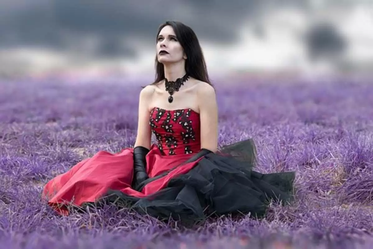 Make a Statement in a Purple Prom Dress