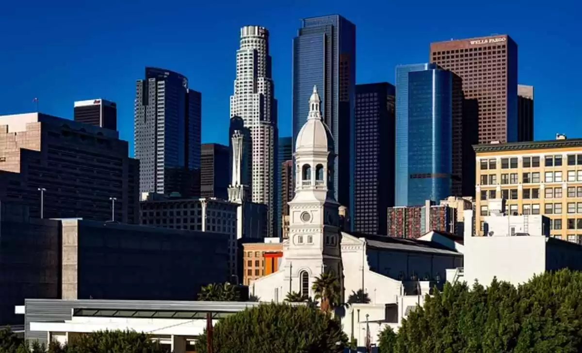 How to start a real estate business in Los Angeles?