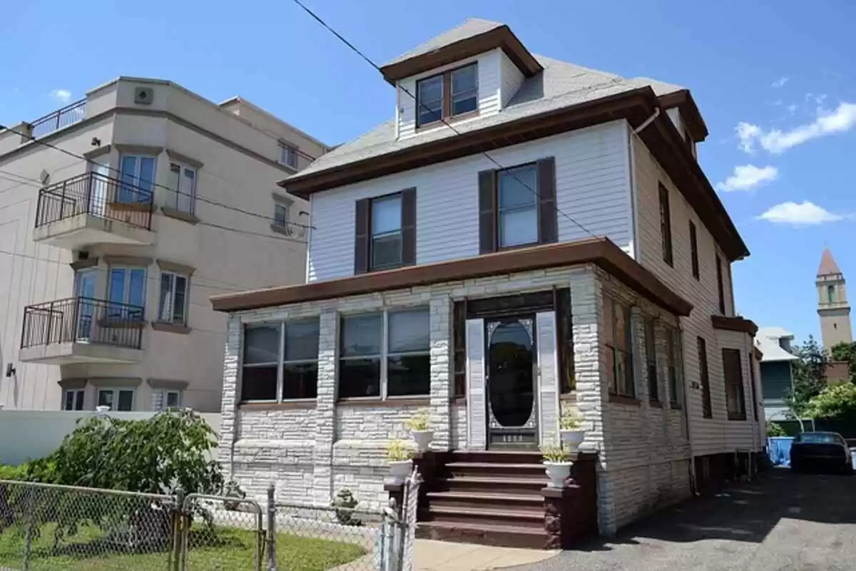 What are the best real estate news sources?