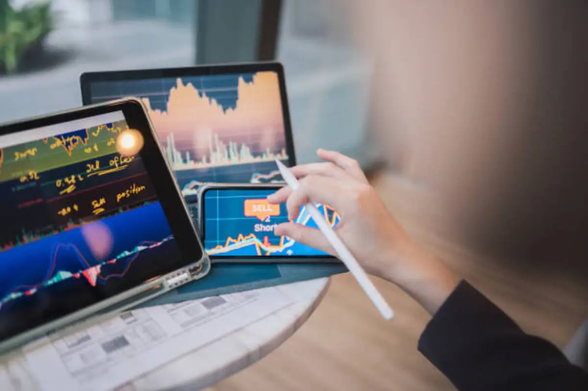 How to Trade With a Forex Trading Robot